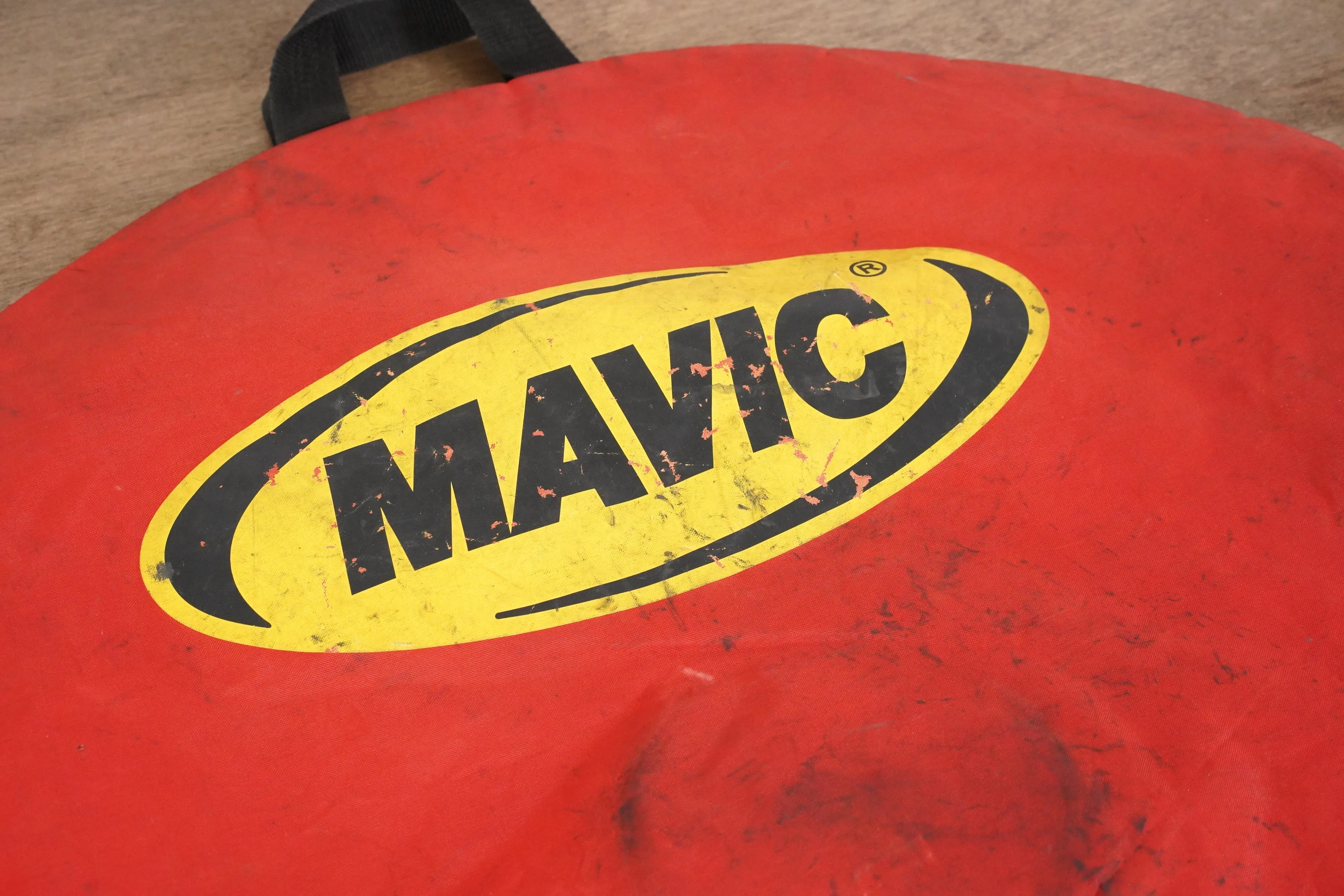 (1) Mavic Limited Edition Wheel Bag Road Bike 700C