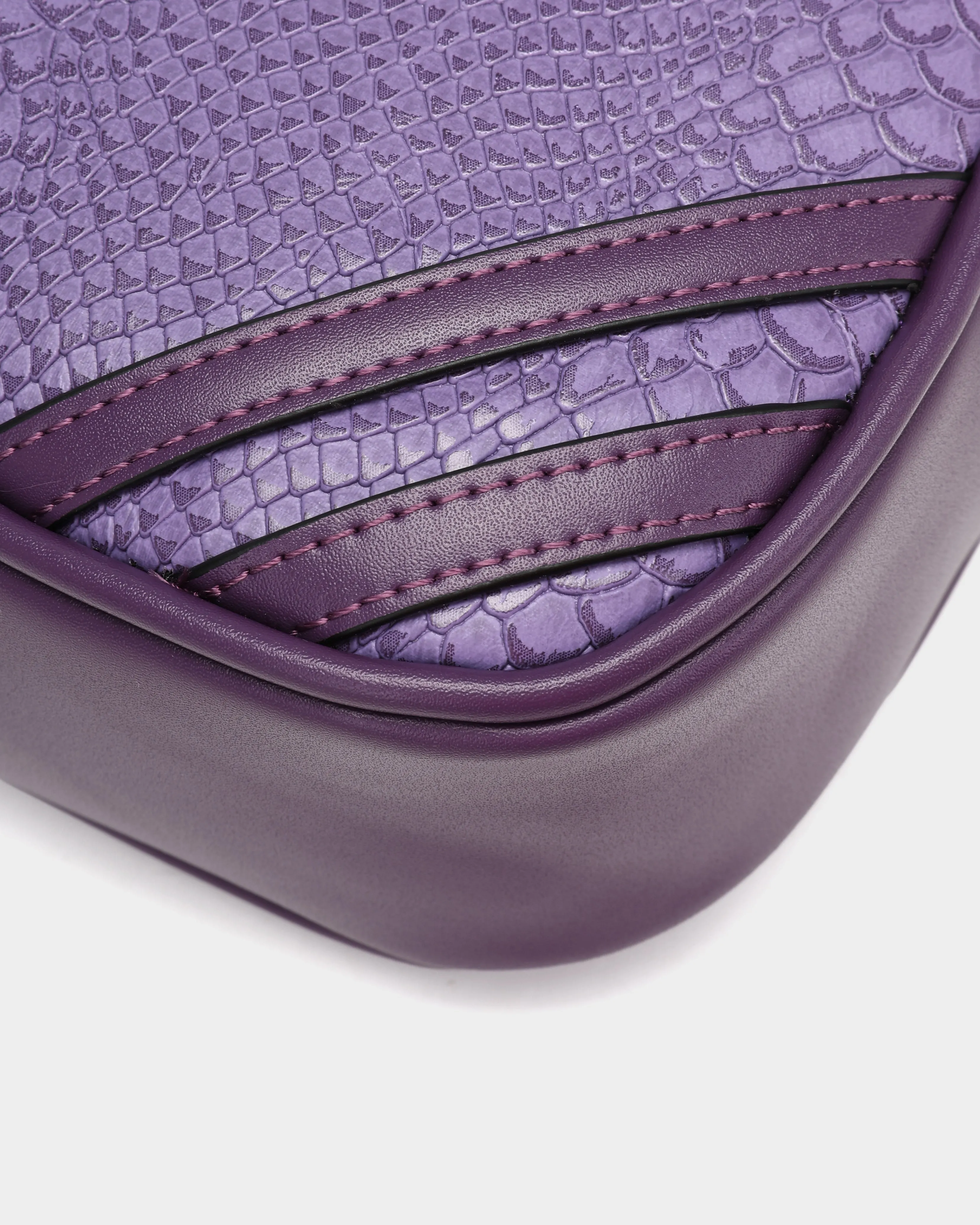 Apollo 1 Toiletry Bag in Purple