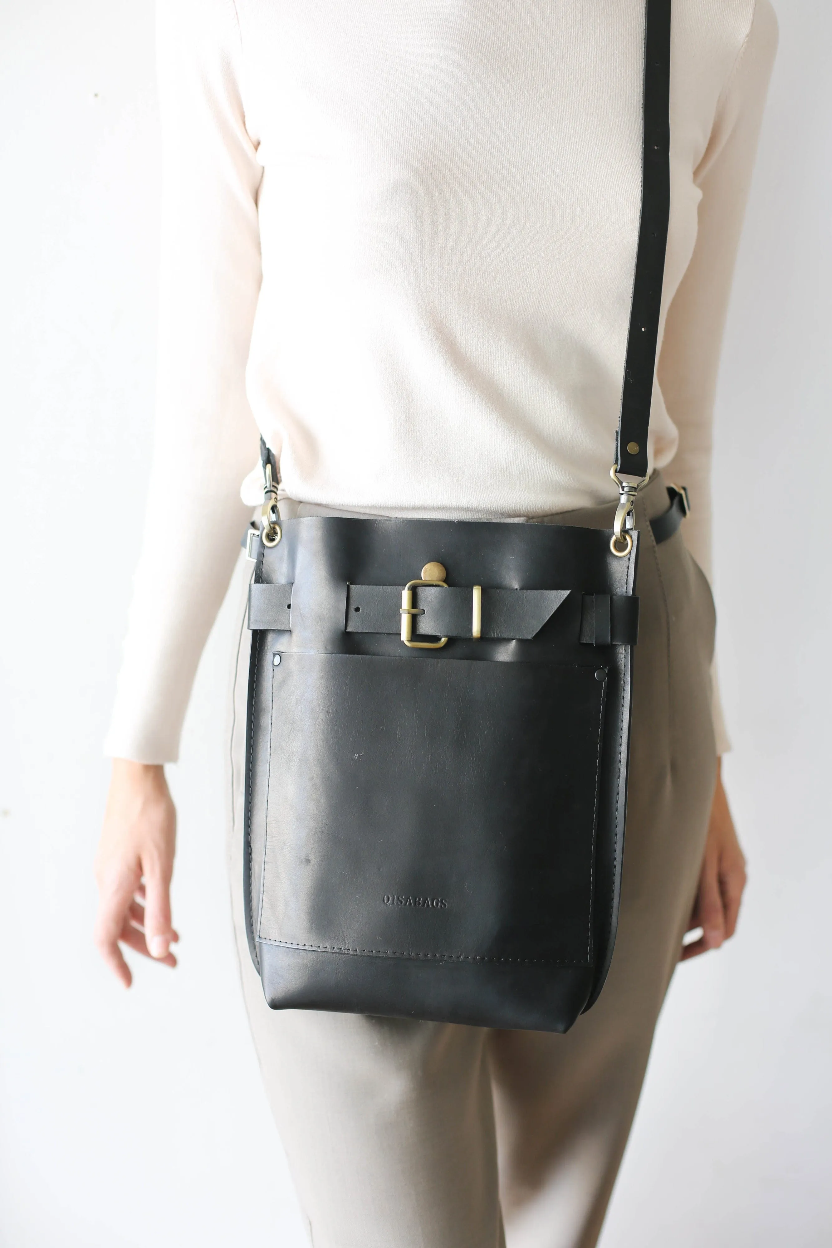 Black Leather Bag w/Front Pocket