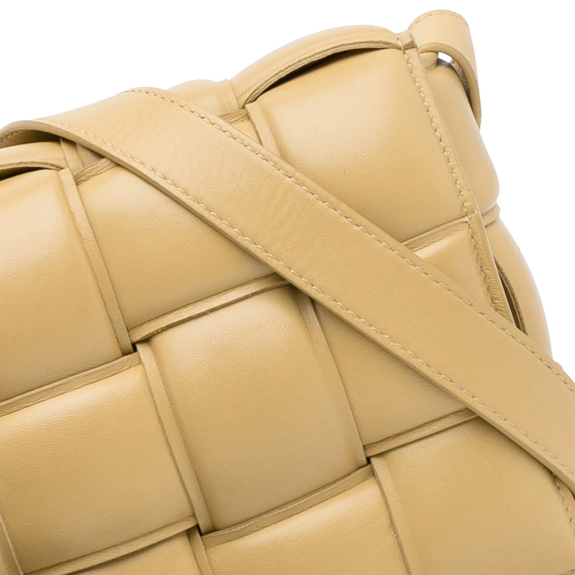 Bottega Veneta Padded Cassette Crossbody Bag (SHG-HsiosN)