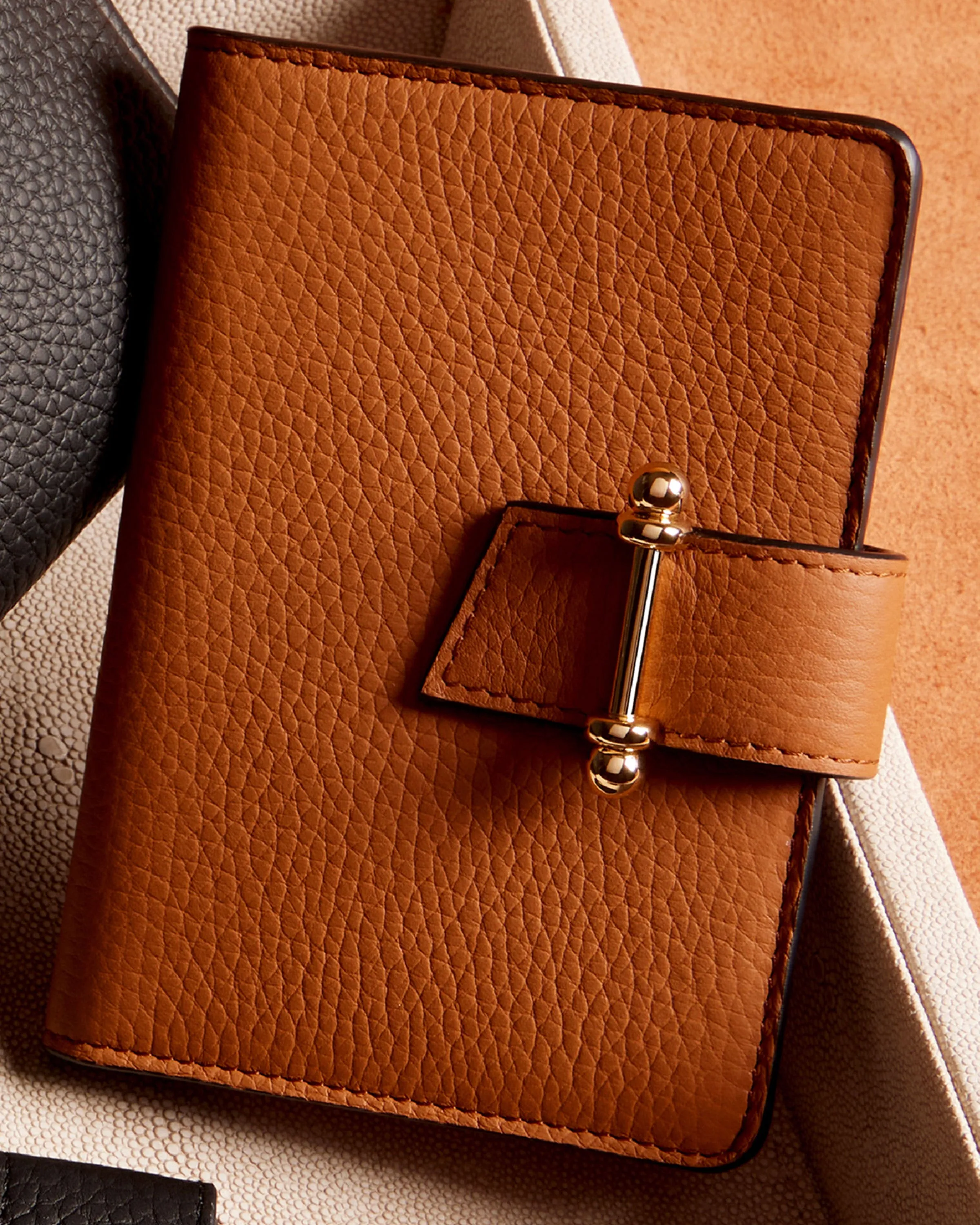 Multrees Passport Holder - Tan