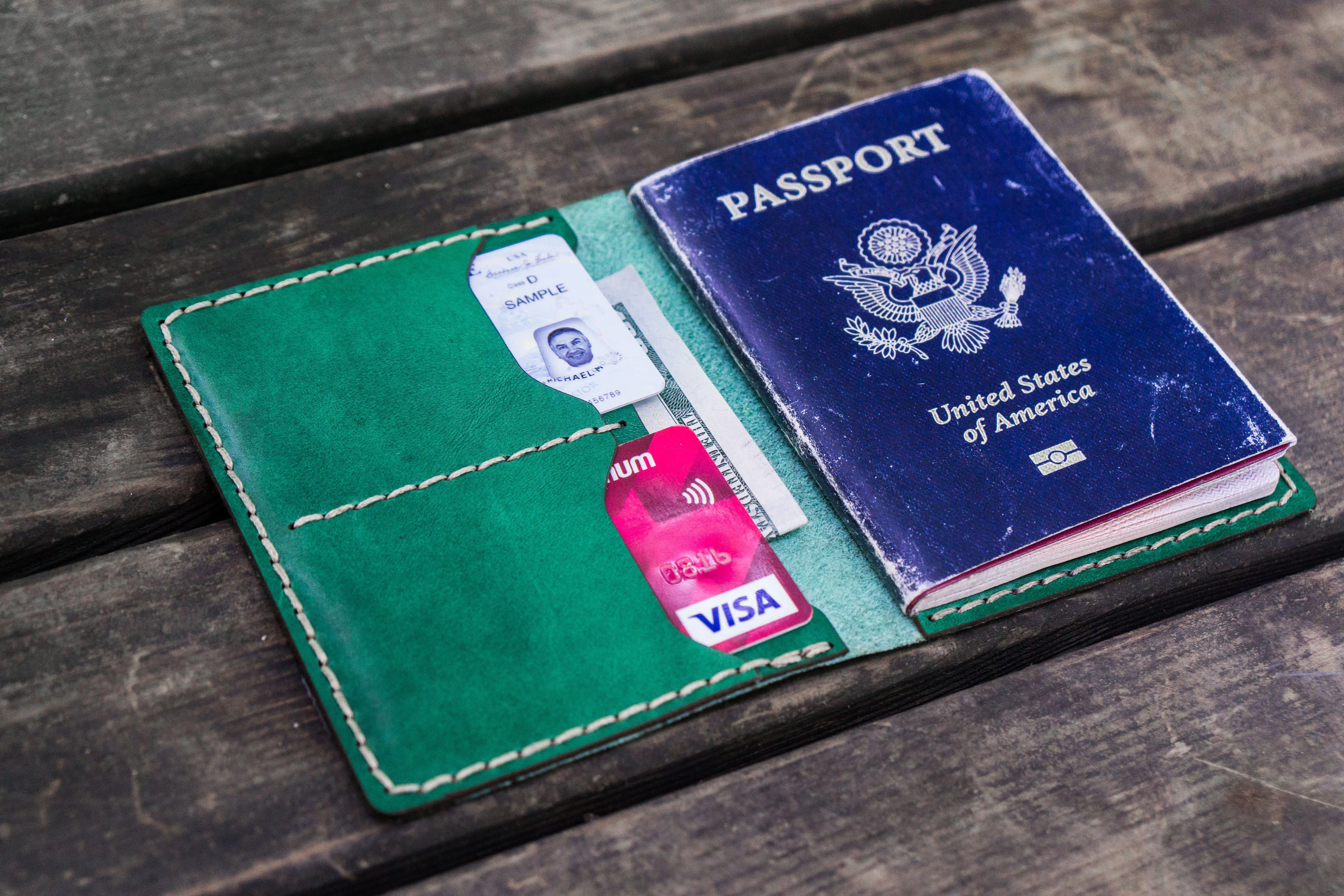 No.06 Leather Passport Holder - Green