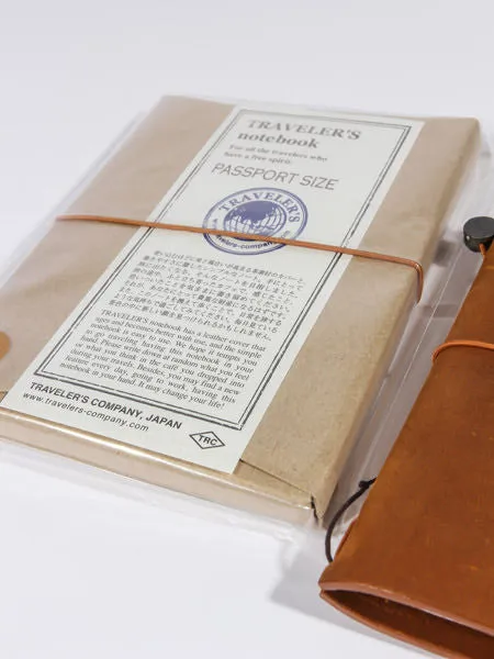 TRAVELER'S NOTEBOOK - PASSPORT SIZE