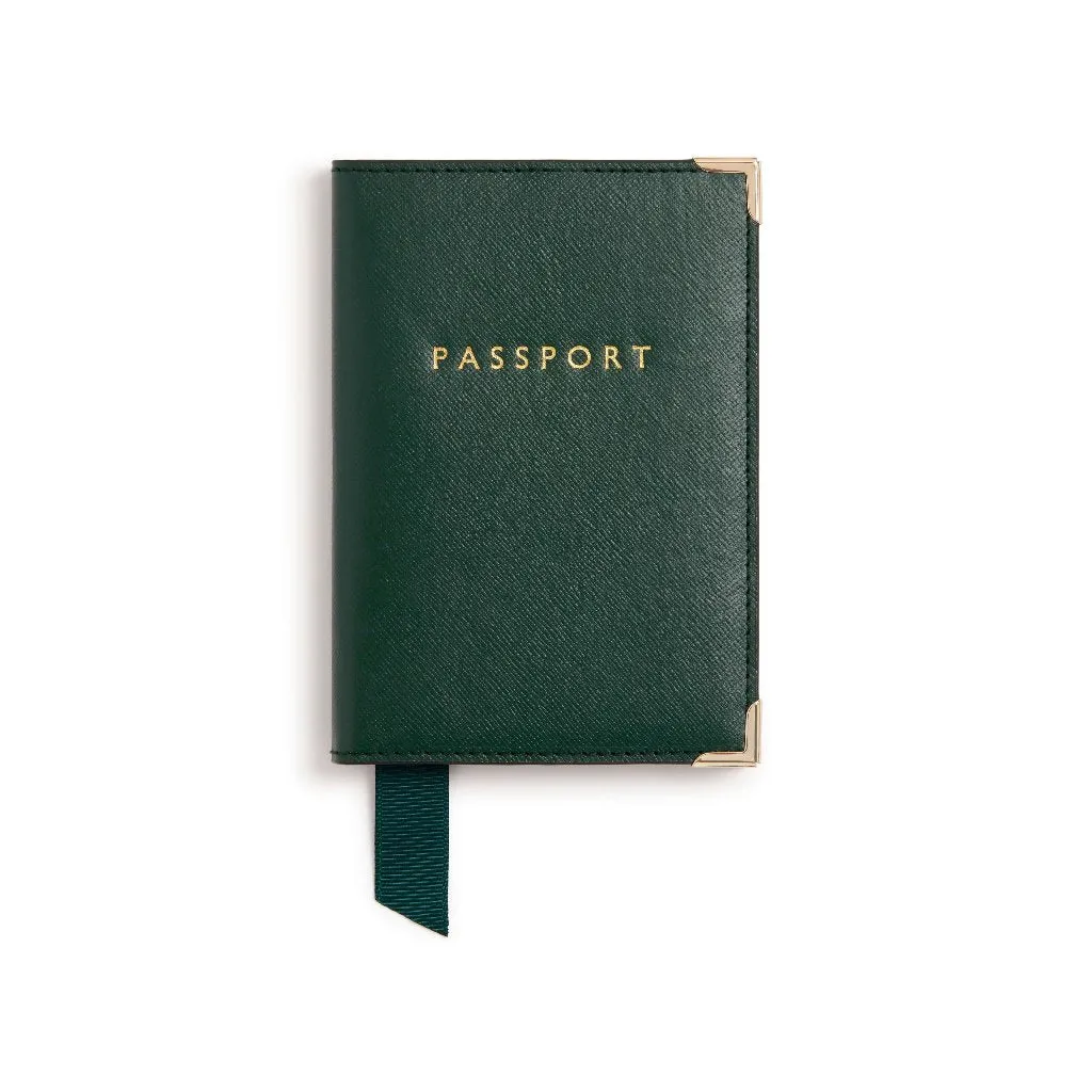 Vegan Passport Holder & Bi-fold CC holder Gift Box - Nutcombe Green